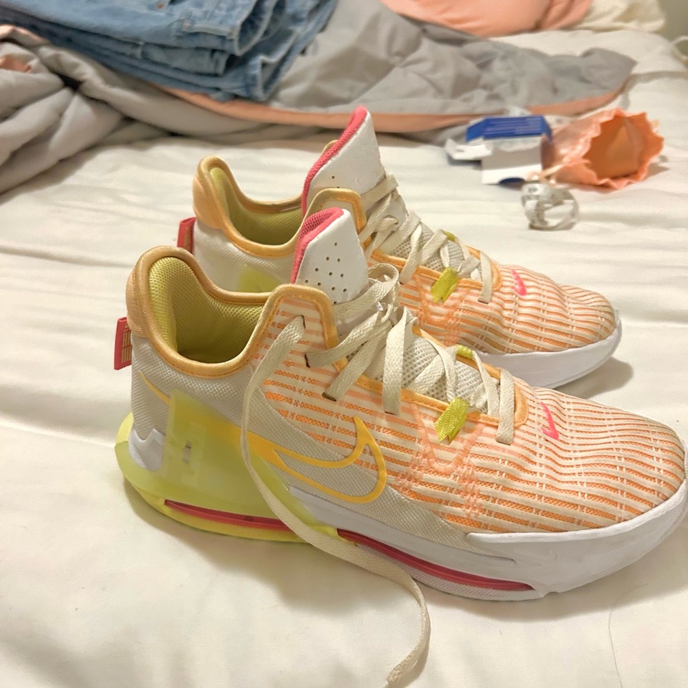 Nike Lebron Witness 6 Melon Women’s Size 10.5